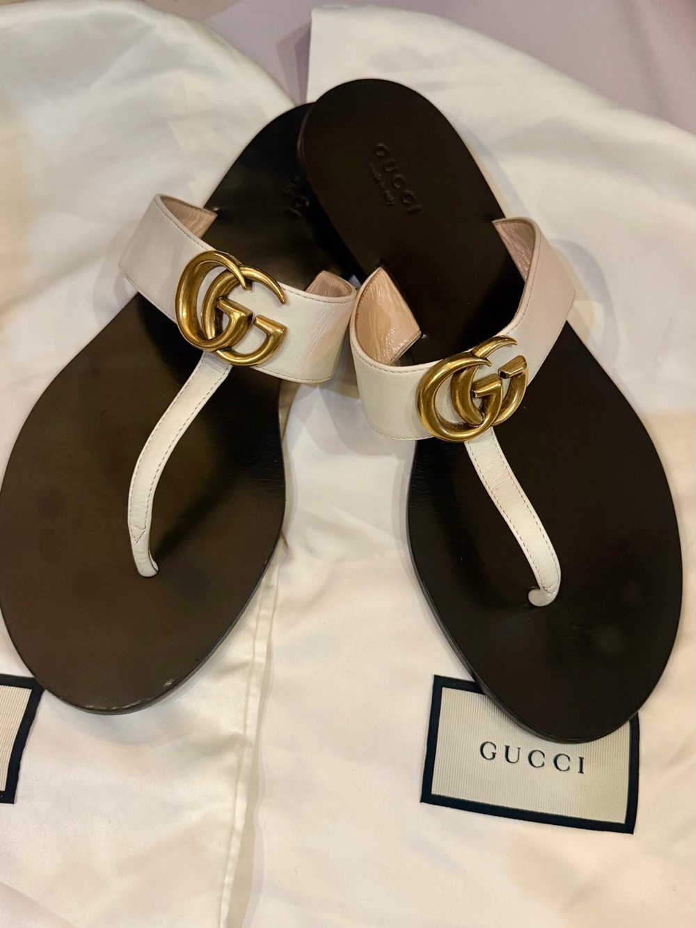 Gucci Beige Leather Thong Sandals with Gold Double G